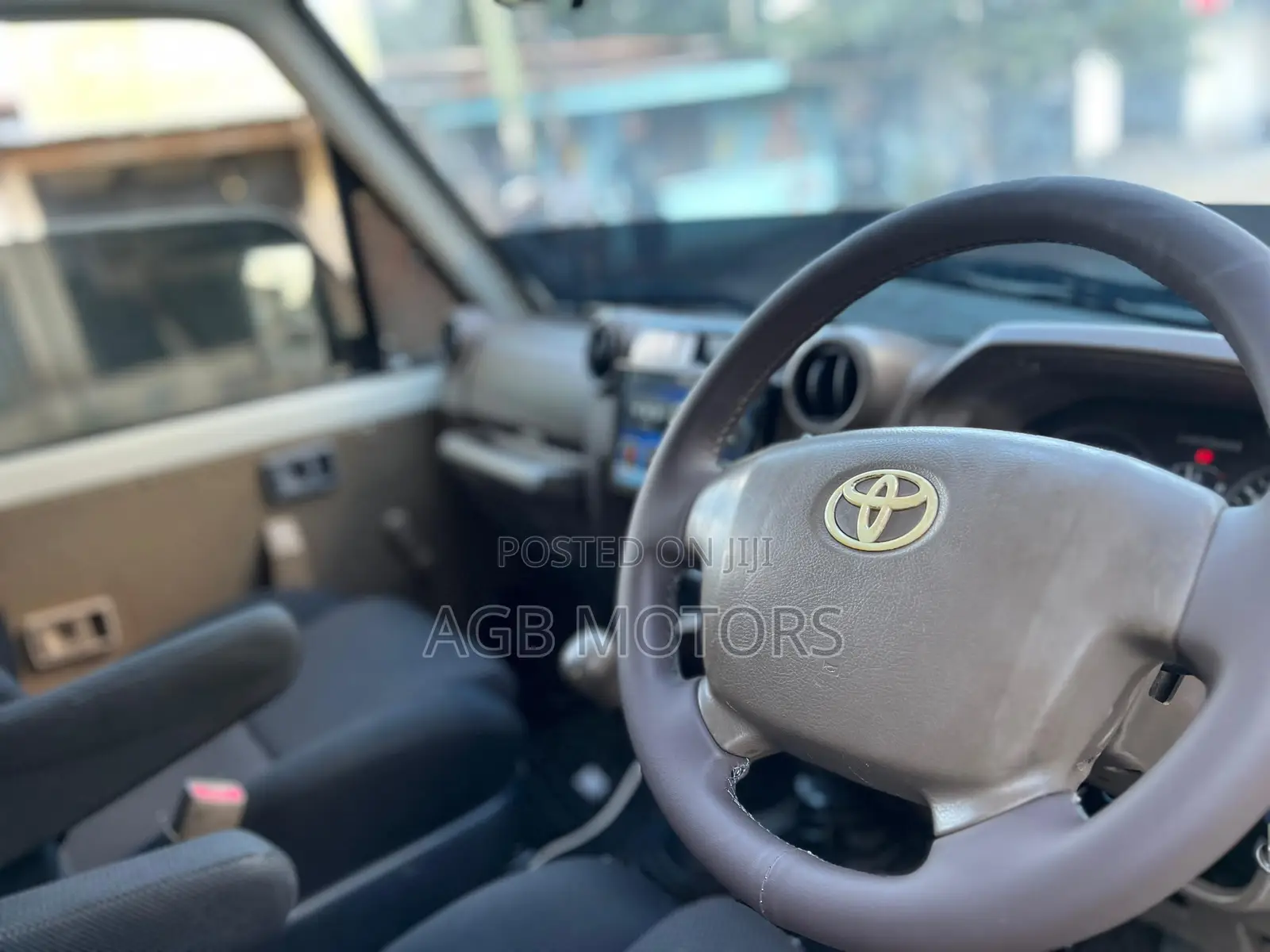 Toyota Land Cruiser 2008 White