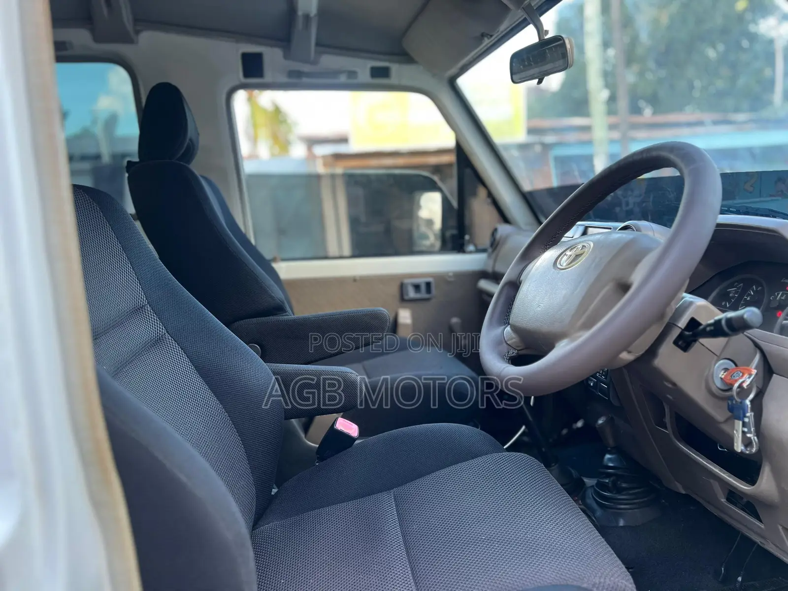 Toyota Land Cruiser 2008 White