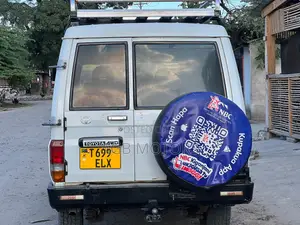 Toyota Land Cruiser 2008 White