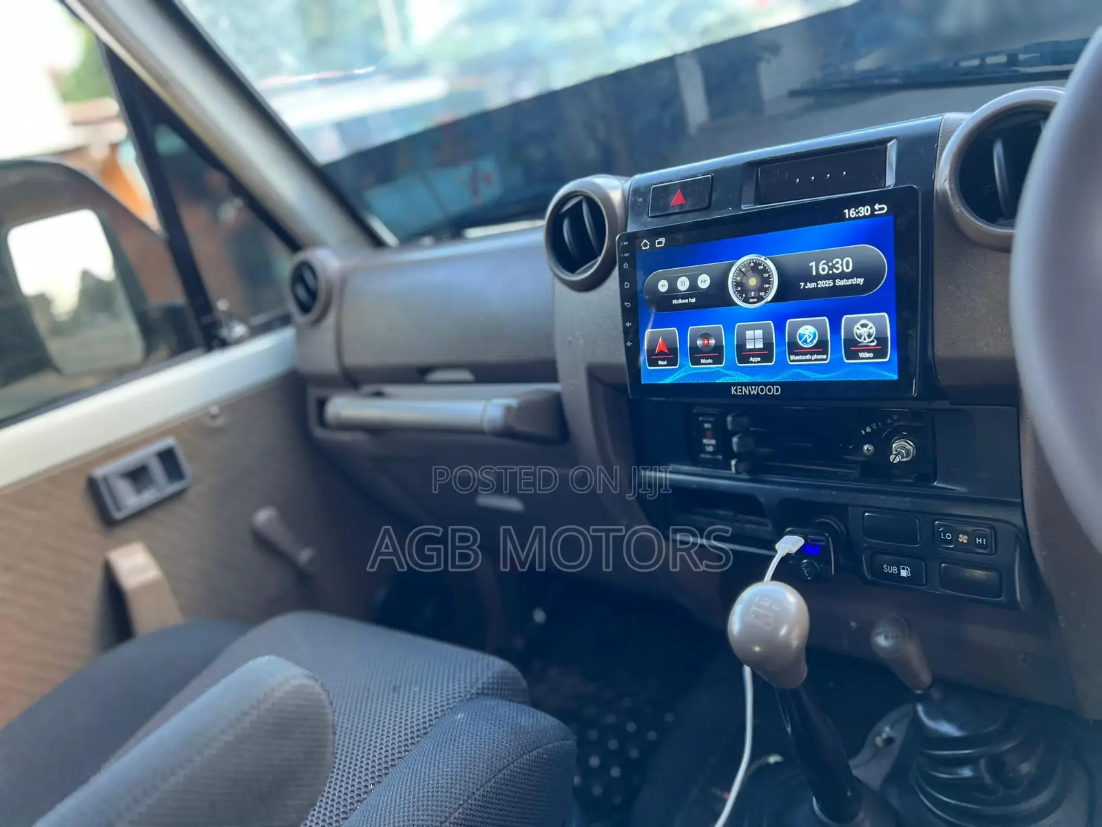 Toyota Land Cruiser 2008 White