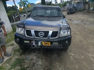 Nissan Patrol 4.8 GRX 2005 Green