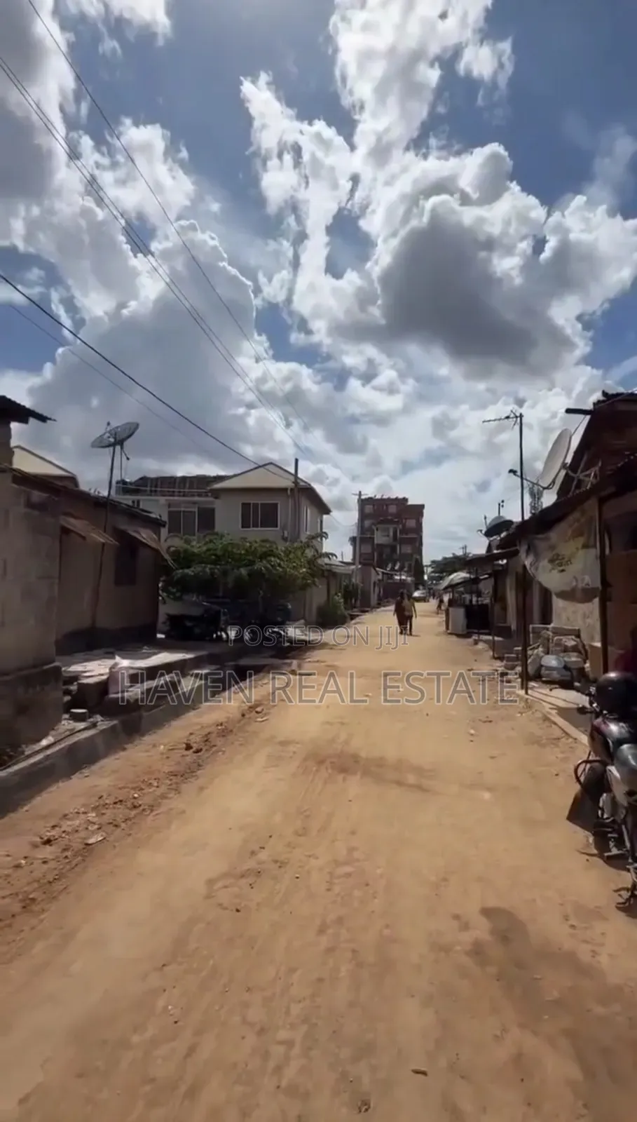 Kiwanja Kinauzwa Kinondoni