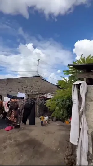 Kiwanja Kinauzwa Kinondoni
