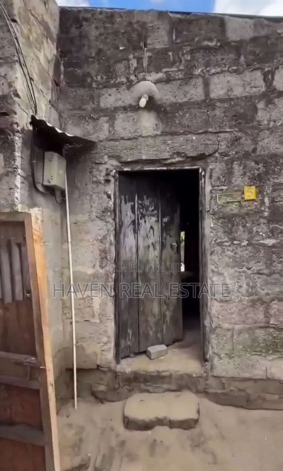 Kiwanja Kinauzwa Kinondoni