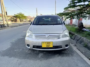 Toyota Raum 2004 Beige