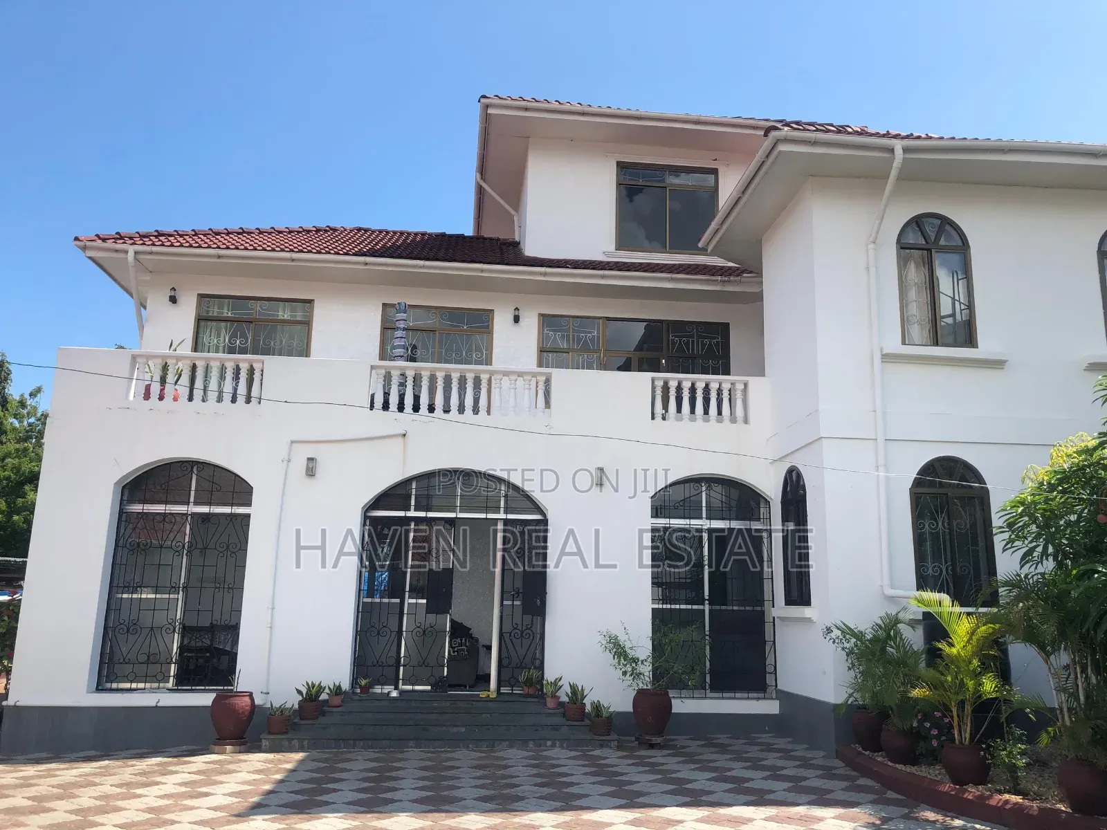 6bdrm House in Kunduchi for sale
