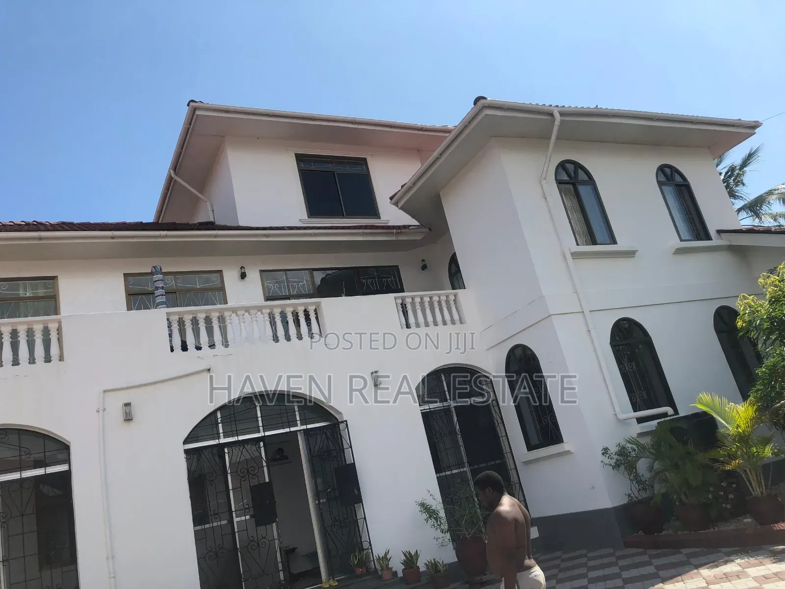 6bdrm House in Kunduchi for sale