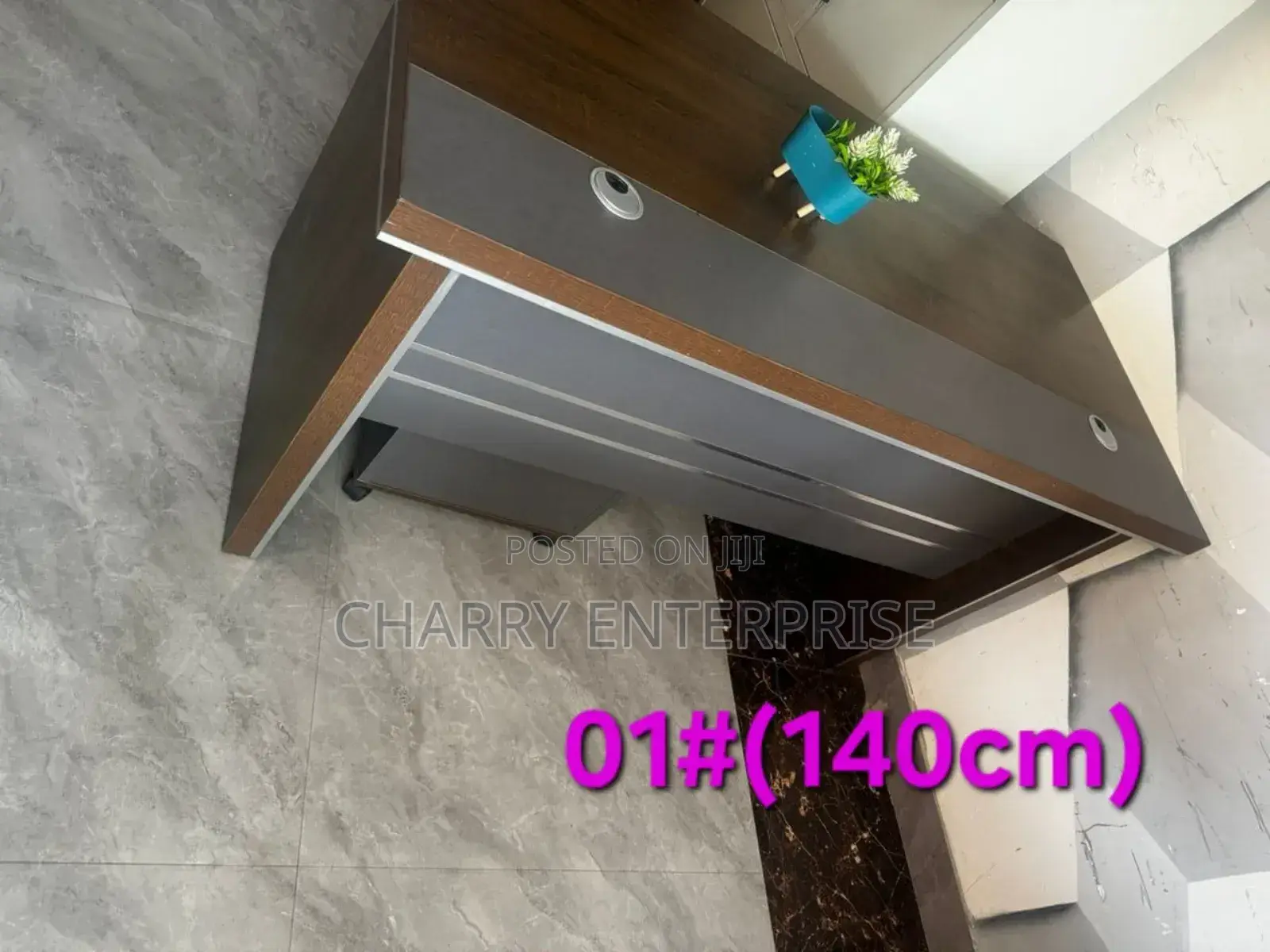 High Quality Office Table Meza Ya Ofisi Imara Yenye Kuvutia