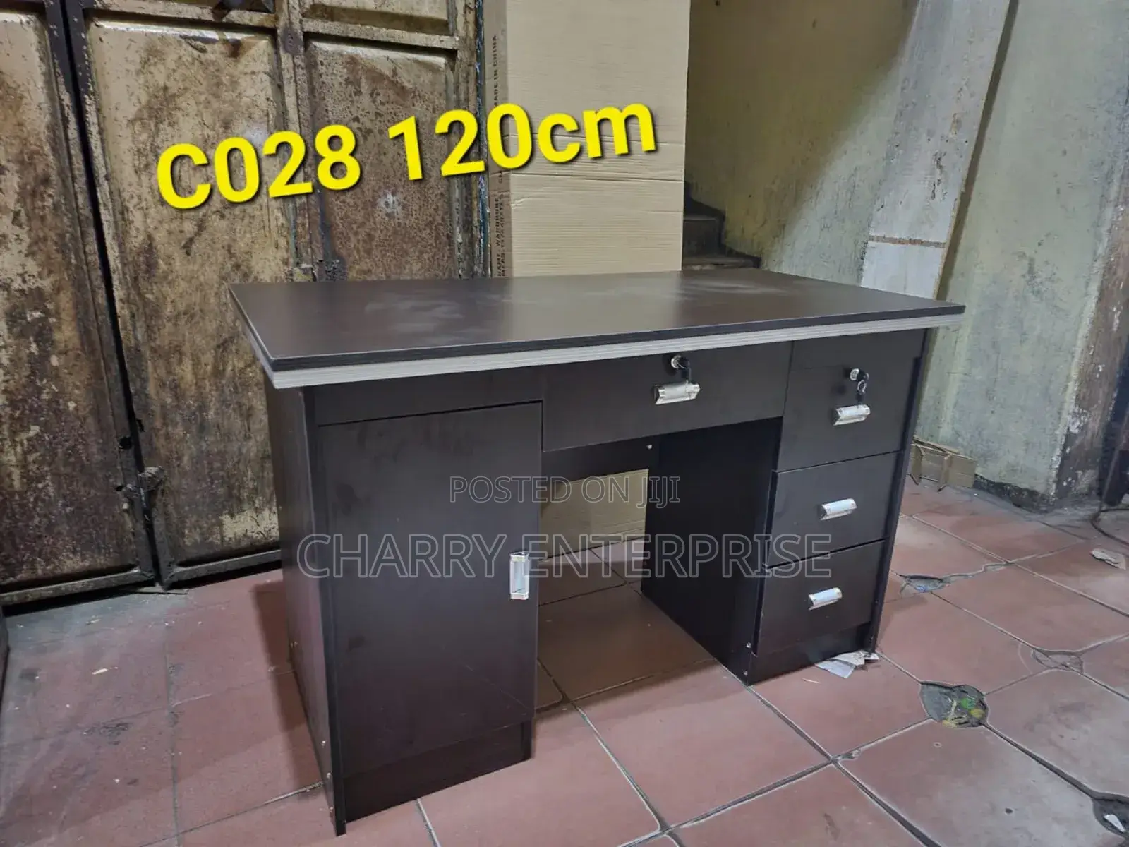 Standard Office Table/ Home Table Can Be Used for Home Study