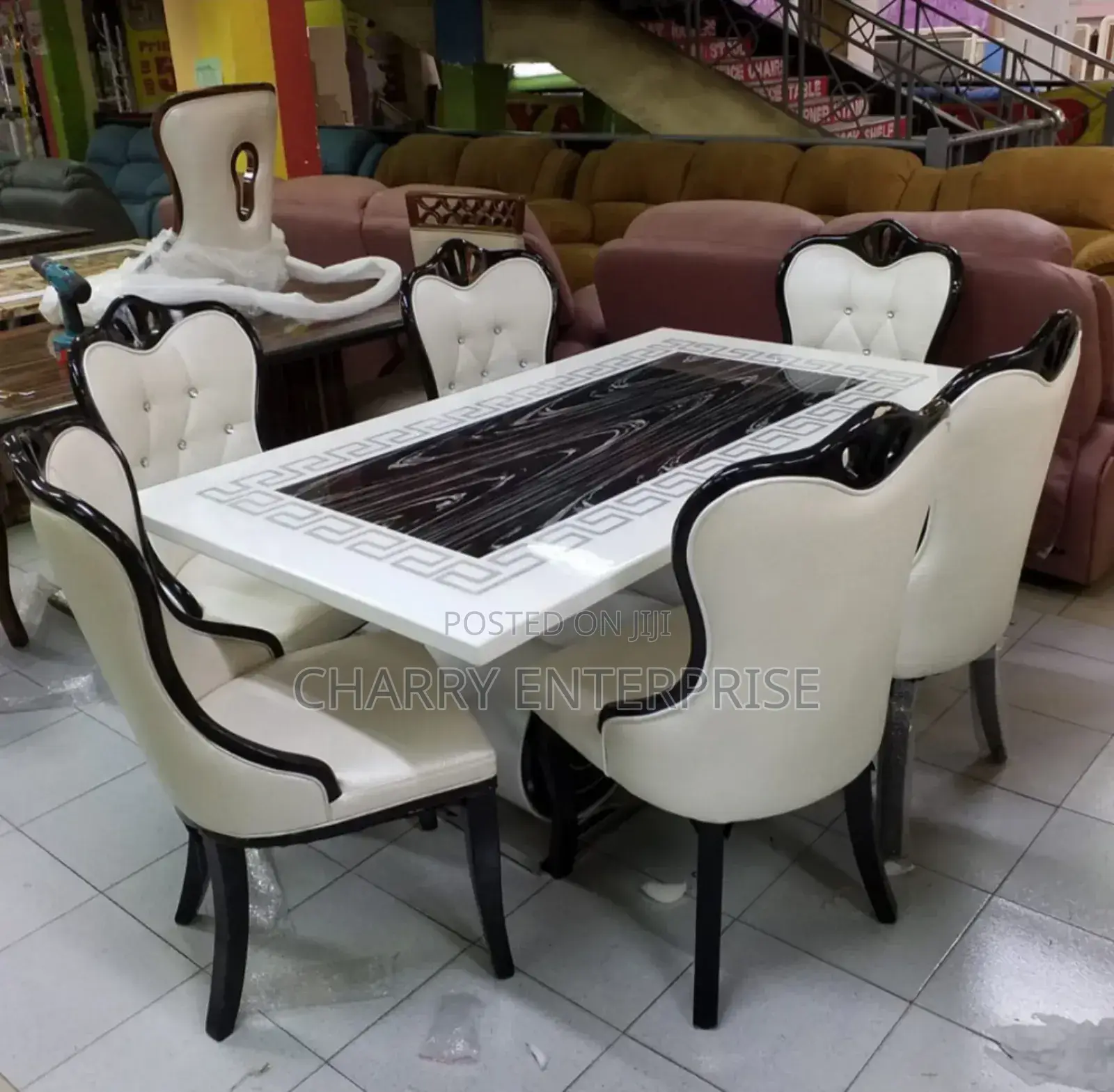 Modern Classic and Luxury Dining Table High Quality Material