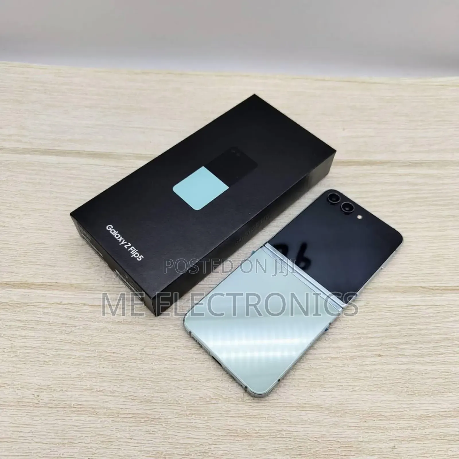 New Samsung Galaxy Z Flip 5 256 GB