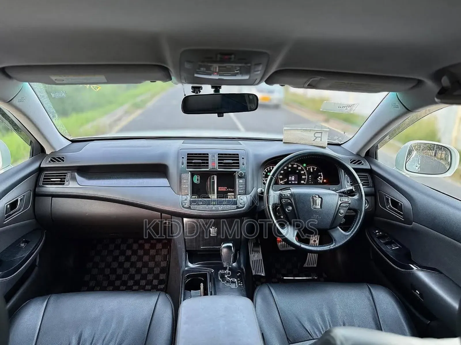 Toyota Crown 2009 Pearl