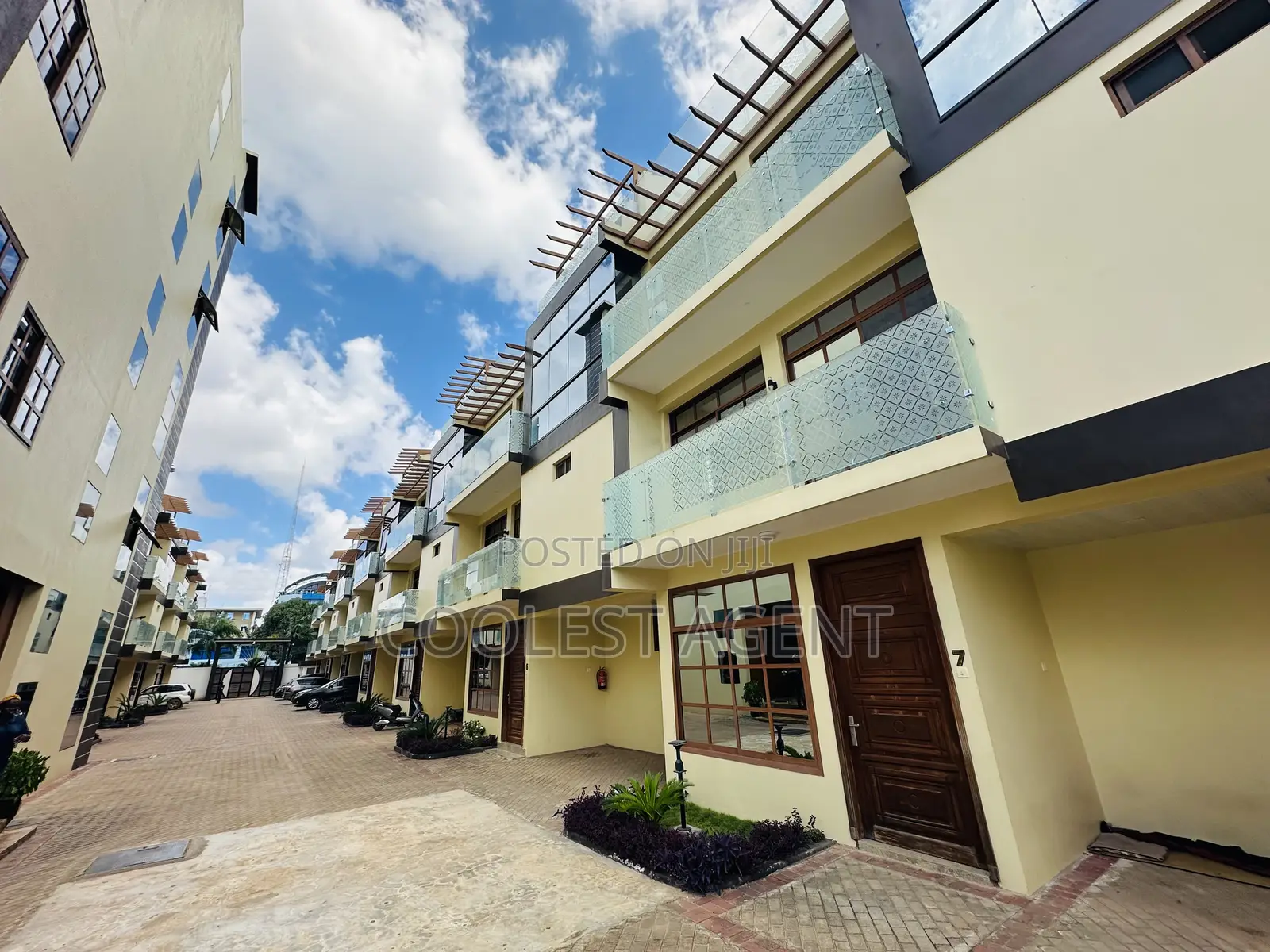 Furnished 3bdrm Villa in Coolest Estate for rent