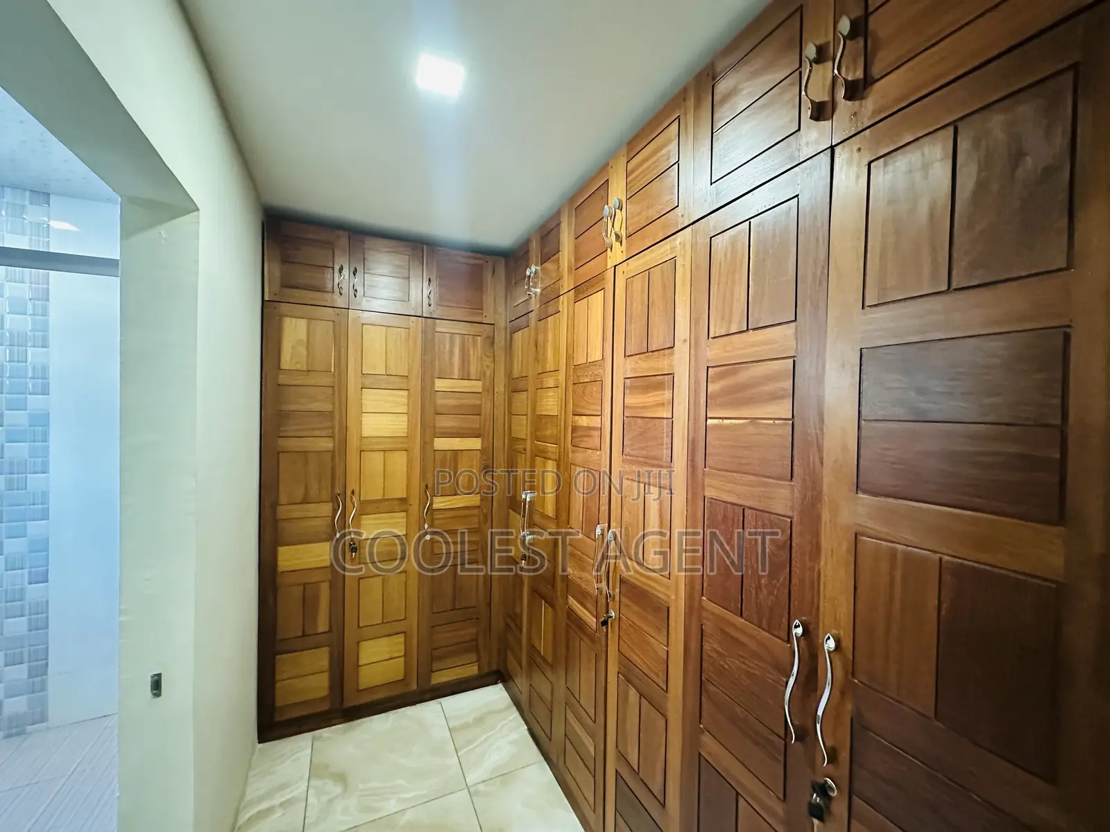 Furnished 3bdrm Villa in Coolest Estate for rent