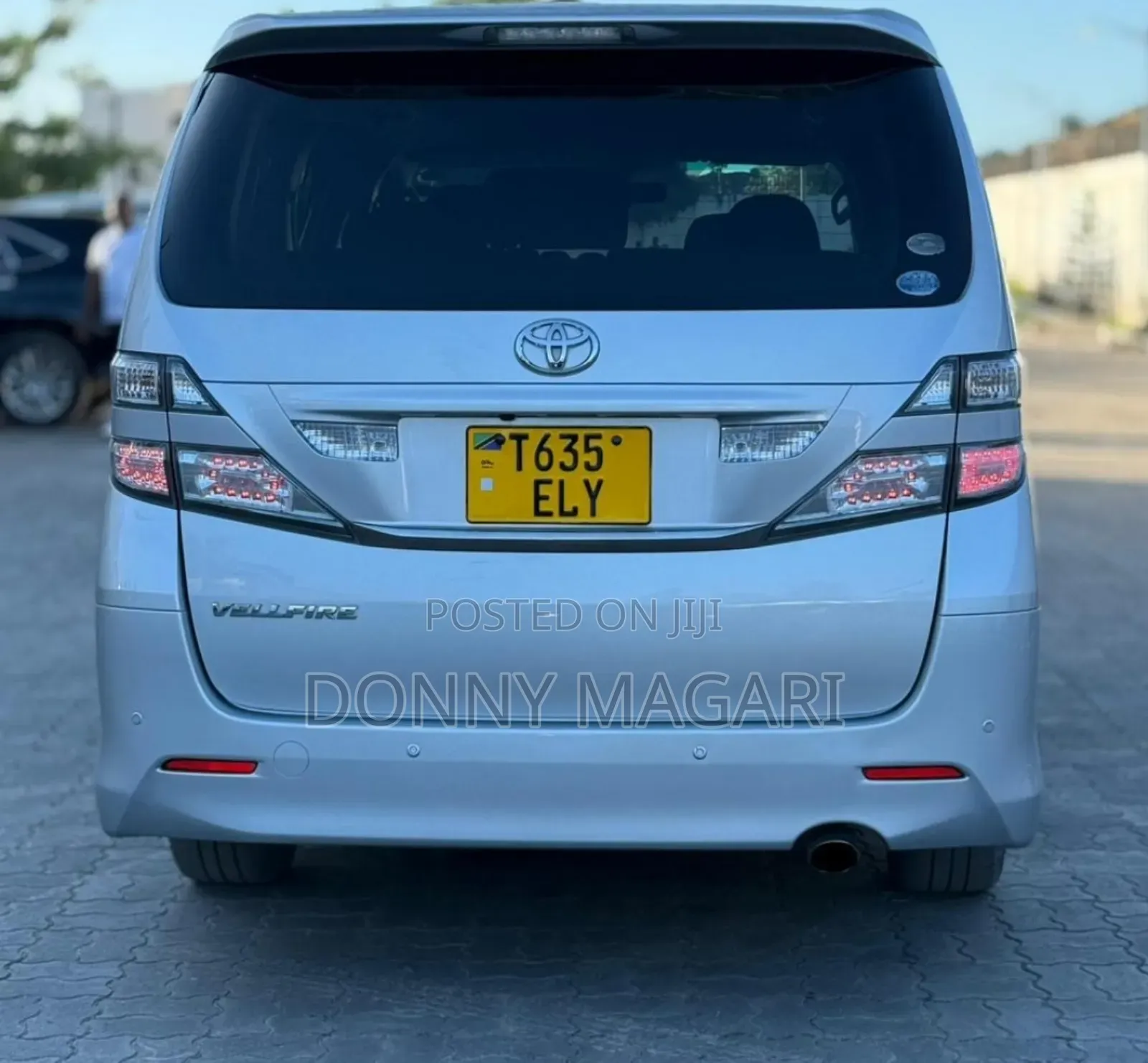 Toyota Vellfire 2009 Silver