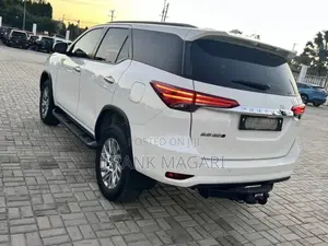 Toyota Fortuner 2021 White