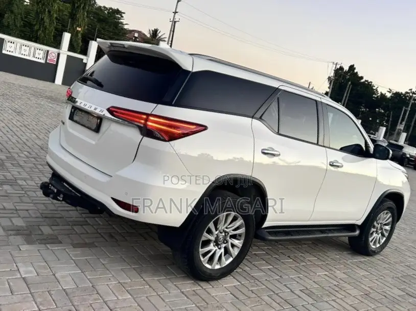 Toyota Fortuner 2021 White
