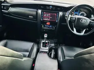 Toyota Fortuner 2021 White