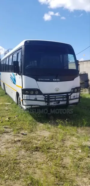 Tata Starbus Ultra Skool 2020 White