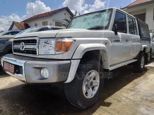 Toyota Land Cruiser 2019 White
