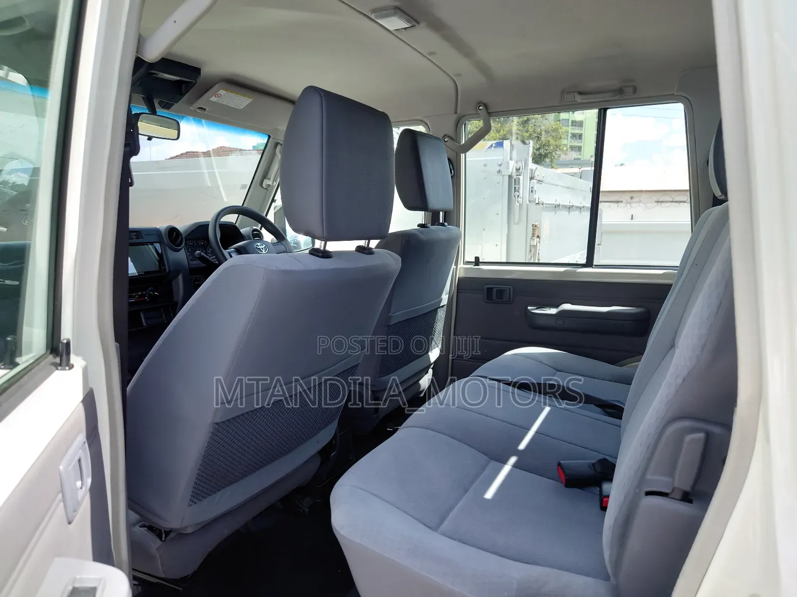 Toyota Land Cruiser 3.3 Diesel 4WD 2022 White