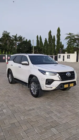 Toyota Fortuner 2021 Pearl