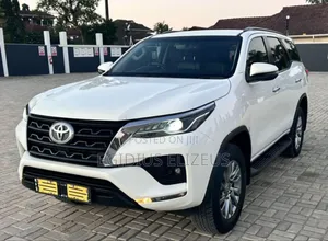 Toyota Fortuner 2021 White