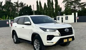 Toyota Fortuner 2021 White