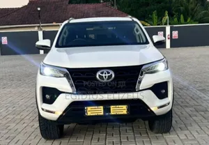 Toyota Fortuner 2021 White