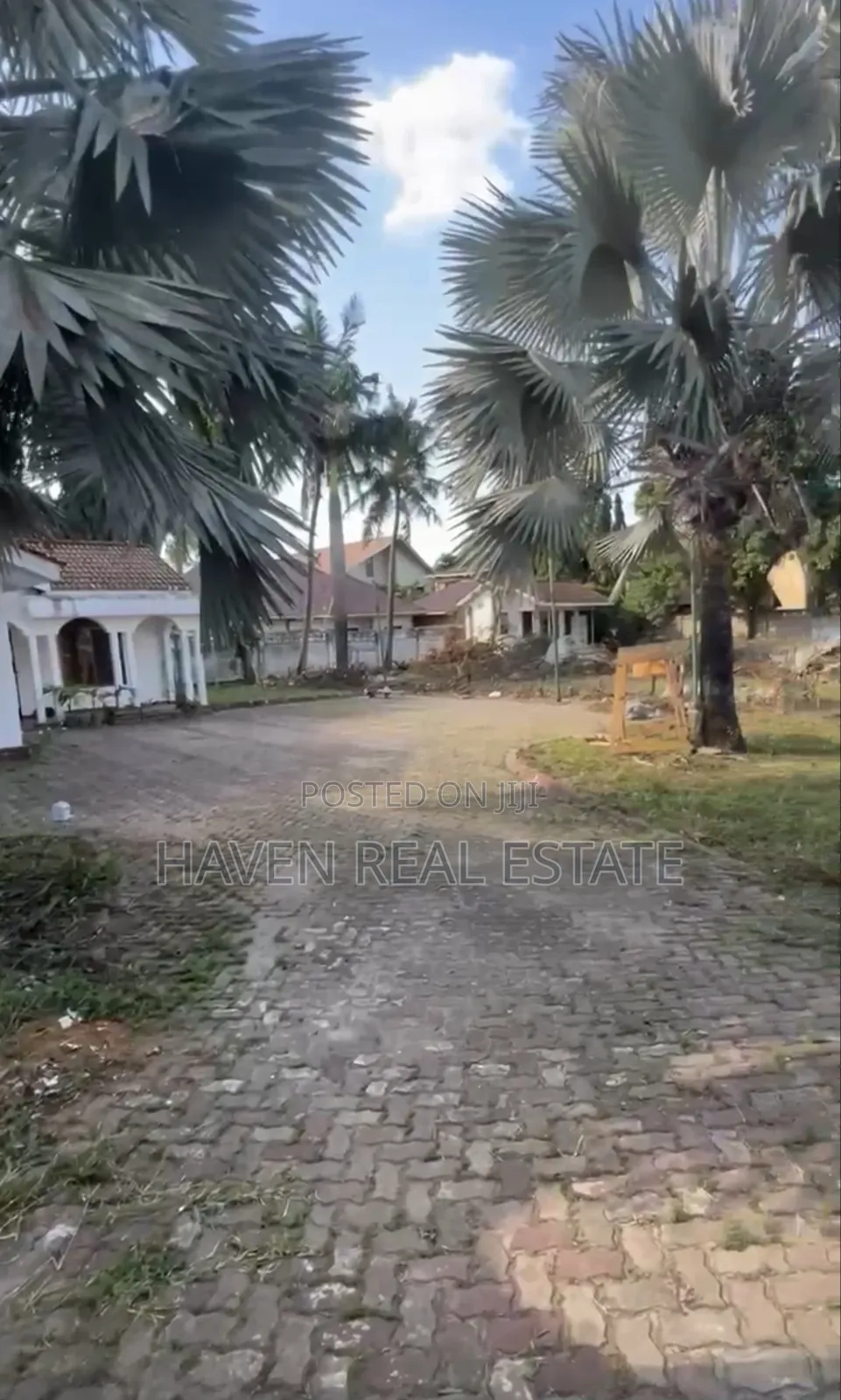 Kiwanja Kinauzwa Mbezi Beach