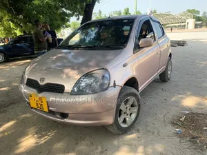 Toyota Vitz 1999 Pink