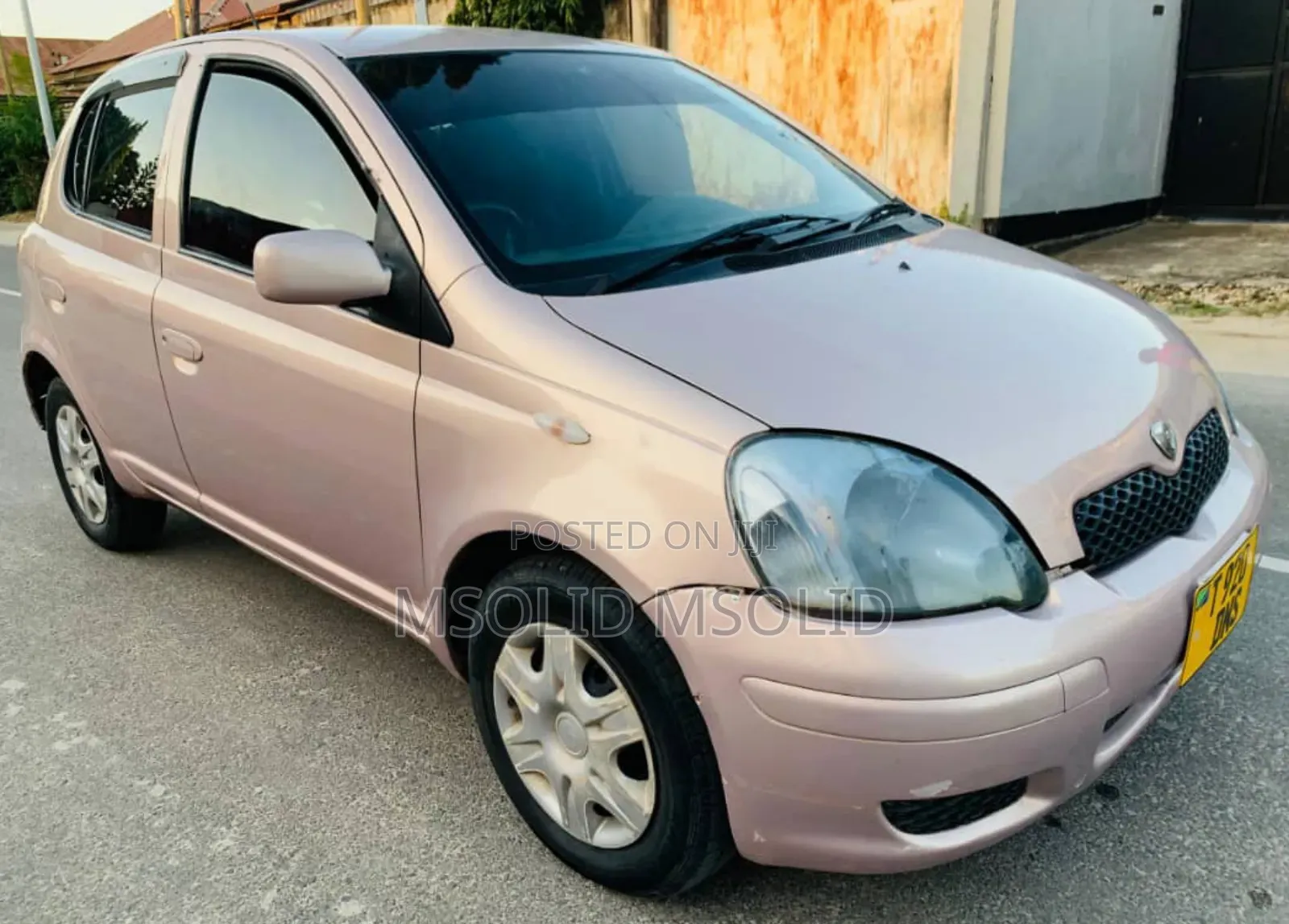 Toyota Vitz 2005 Gold
