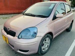 Toyota Vitz 2005 Gold