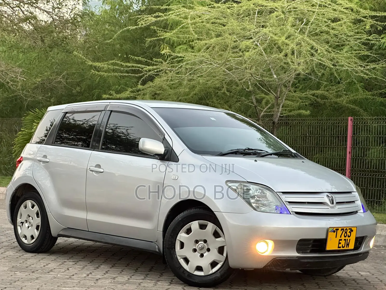 Toyota IST 2004 Silver