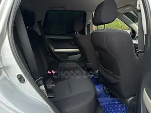 Toyota IST 2004 Silver