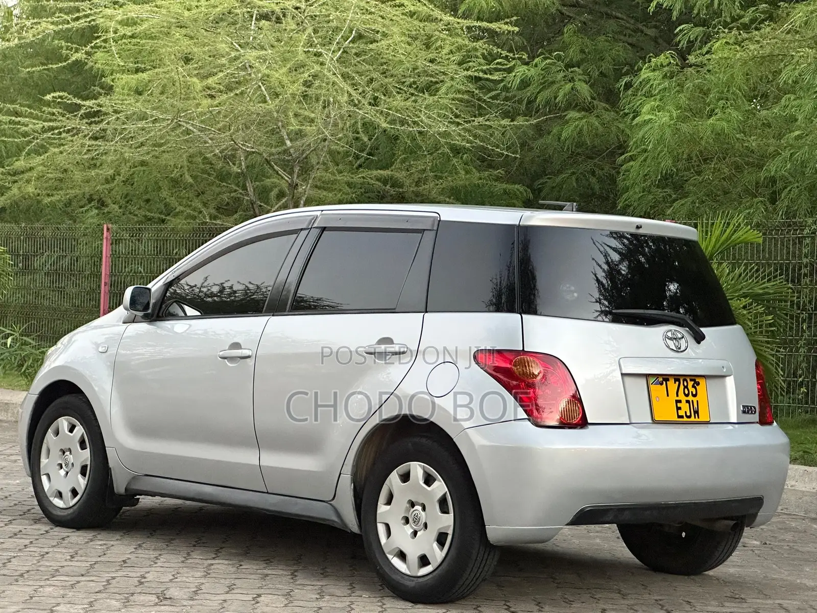 Toyota IST 2004 Silver