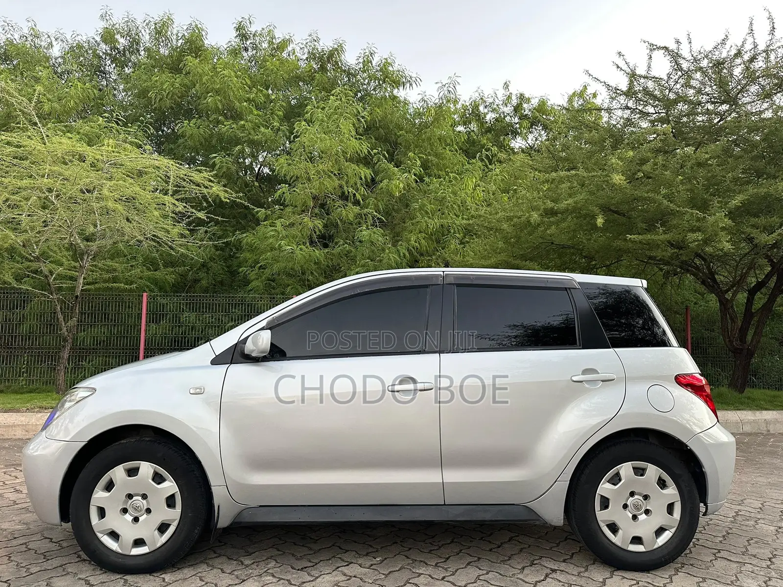 Toyota IST 2004 Silver