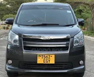 Toyota Noah 2007 Gray