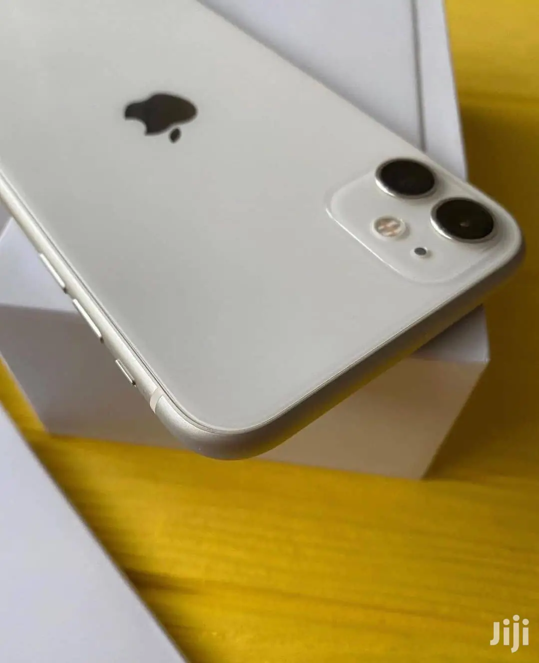 New Apple iPhone 11 128 GB White