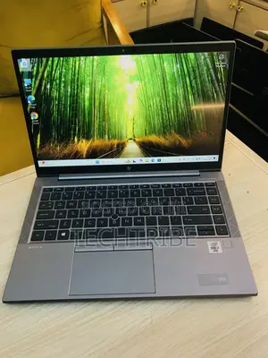 New Laptop HP ZBook Firefly 14 G7 16GB Intel Core i7 SSD 256GB