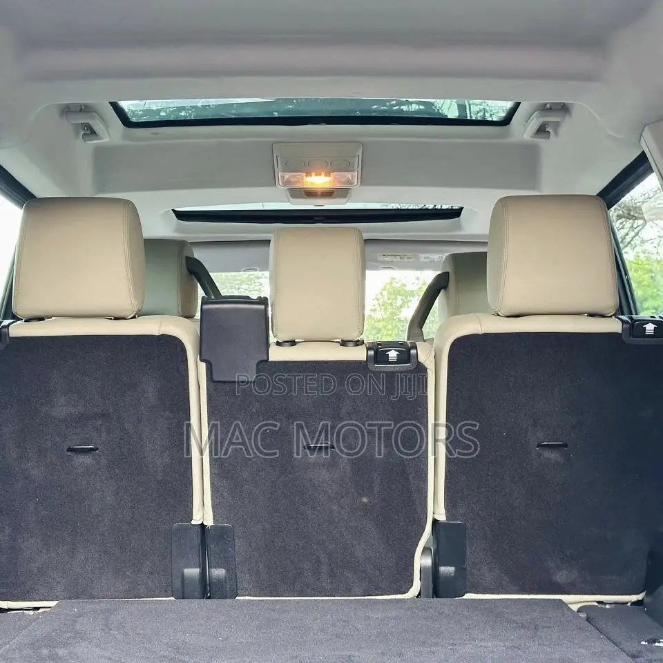 Land Rover Discovery 2009 White