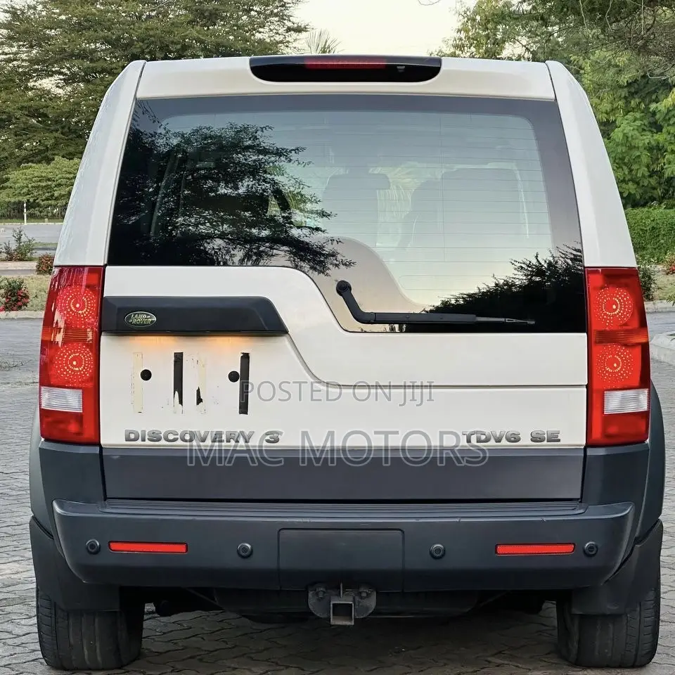 Land Rover Discovery 2009 White