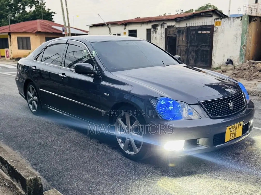 Toyota Crown 2007 Gray