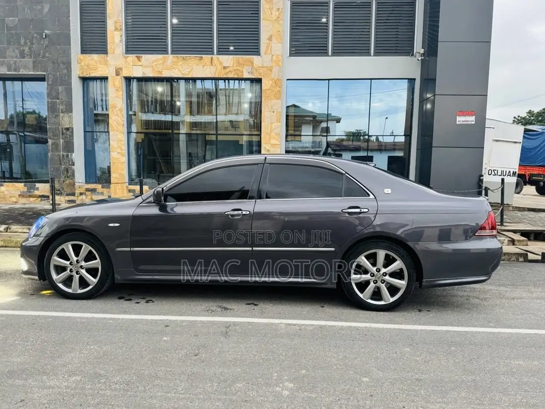 Toyota Crown 2007 Gray