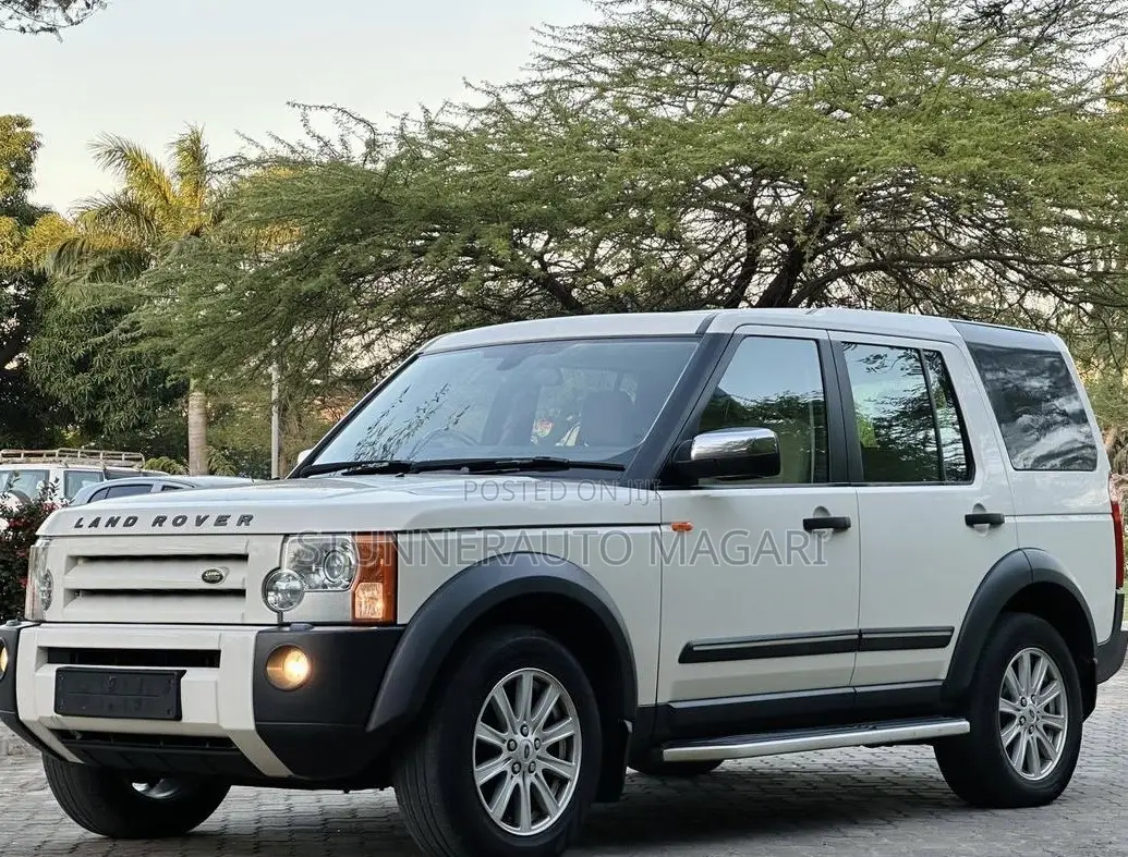 Land Rover Discovery 2009 White