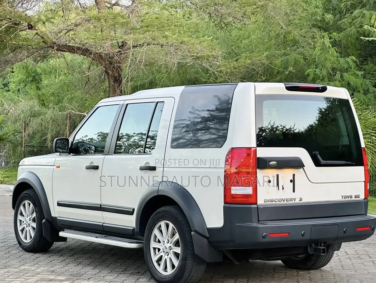 Land Rover Discovery 2009 White