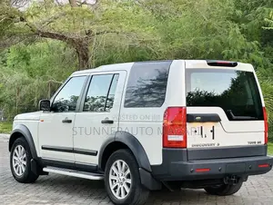 Land Rover Discovery 2009 White