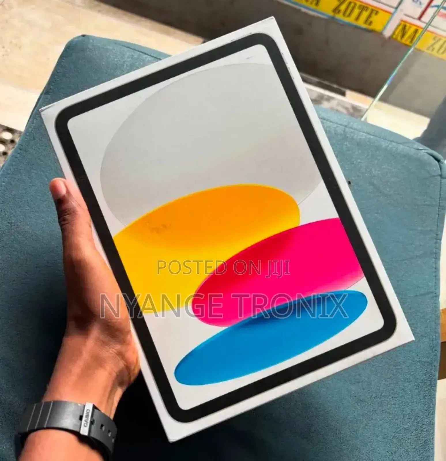 New Apple iPad 9.7 64 GB Black