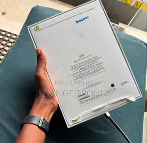 New Apple iPad 9.7 64 GB Black
