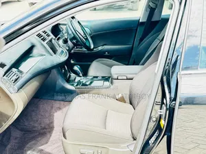 Toyota Crown 2009 Black